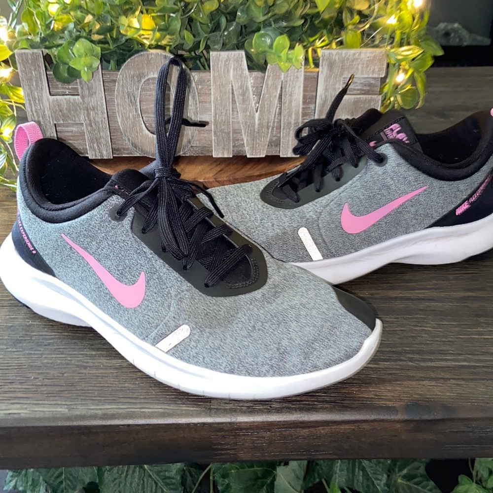 ☀️ Woman’s Nike Flex Experience Shoes☀️